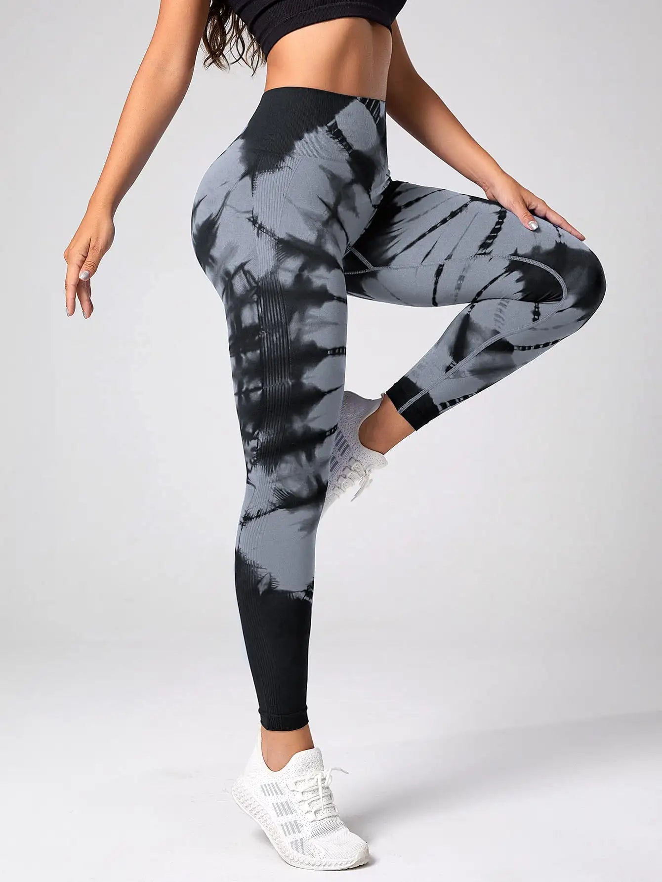 Women's Tie-Dye Scrunch Butt Leggings